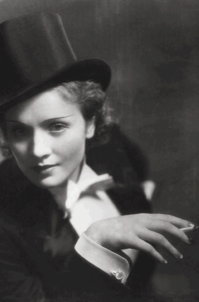 Marlene Dietrich 在电影「摩洛哥」中